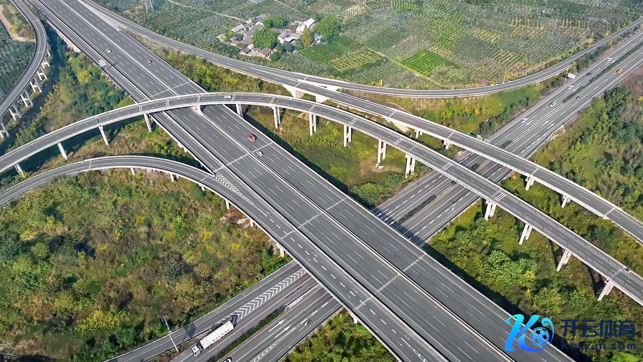成雅高速与三绕高速在蒲江境内交织   高质惟照相
